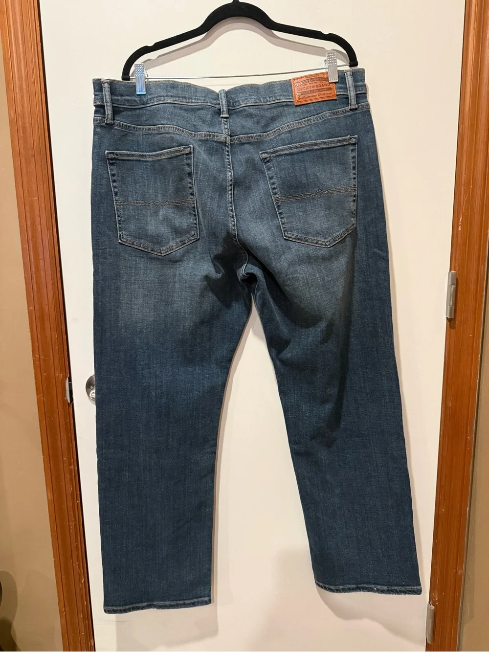 Lucky brand men’s stonewash denim